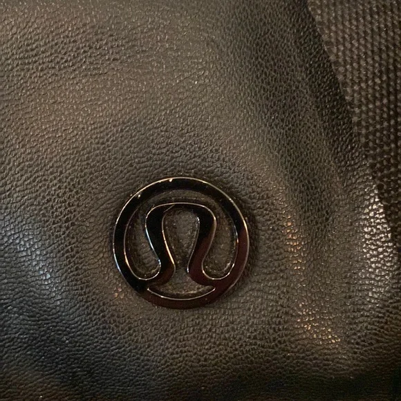 Lululemon Rare Lace Gym Bag - Picture 2 of 14